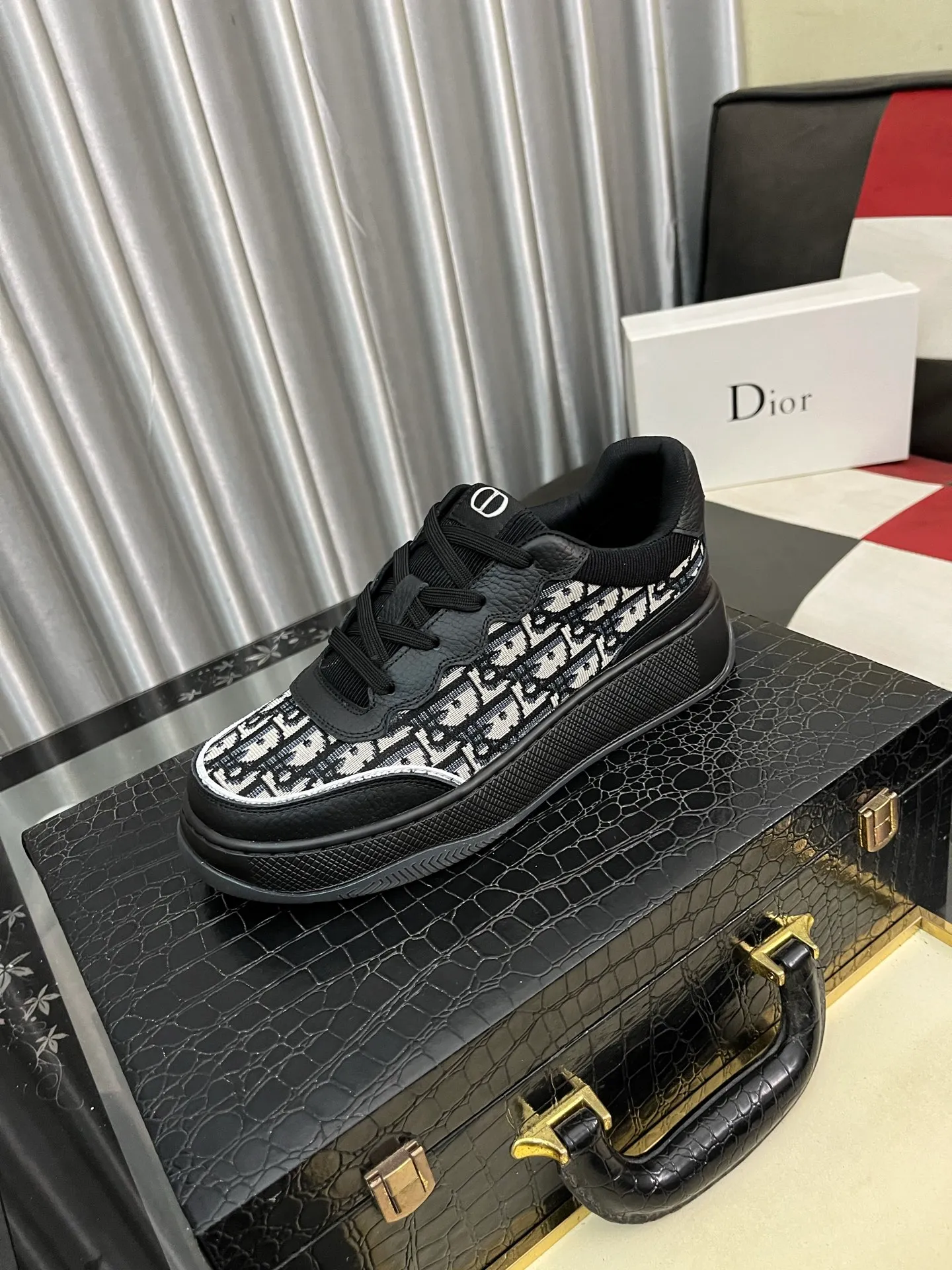 Men's Men's Shoes 💰440⌚️⌚️《DIOR*》The latest and most popular casual shoes, top brand [seduce] luxury~purchasing agent, top~quality. [Strong] The upper is made of imported breathable cowhide with material ➕ breathable sheepskin feet (•) and fine workmanship. Original stylish and stylish soft rubber wear-resistant outsole, light and comfortable on the foot, size: 38-444️⃣colors available